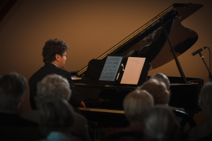 Daniel Vnukowski at the piano